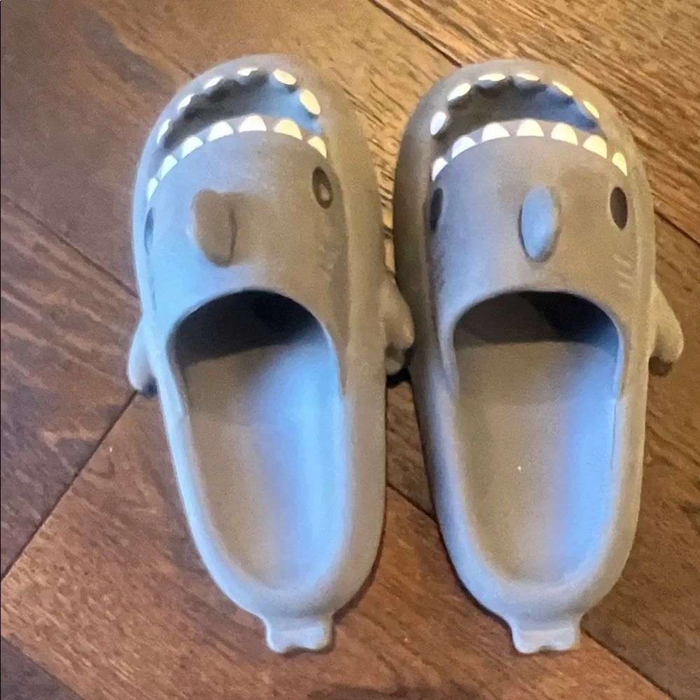 Kids Shark Slipons - Gray